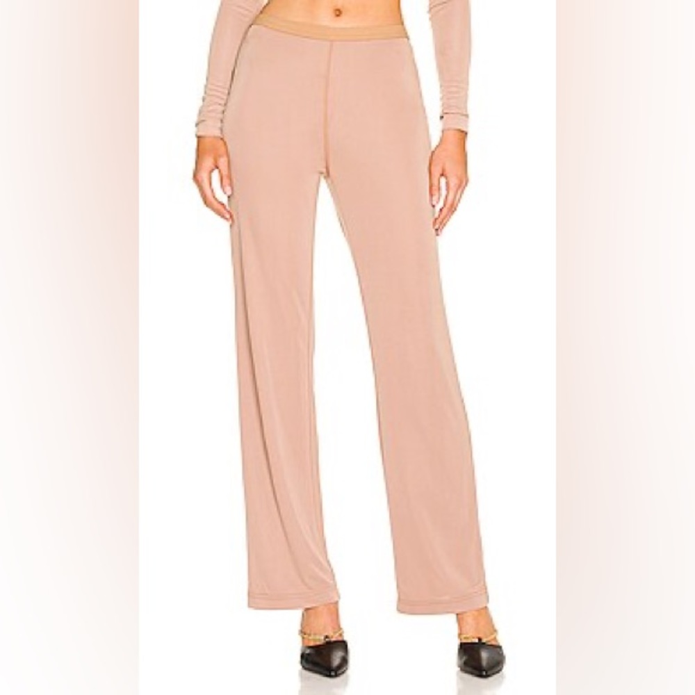 Palley Pant in Camel Beige
L'Academie